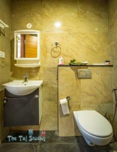 Self Checkin- Luxury Home in Central Noida #Party & Stay