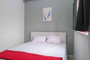 RedDoorz near Alun Alun Magetan - Magetan