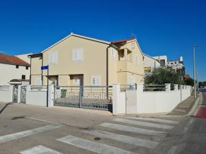 House of 98 m² with three bedrooms, two bathrooms