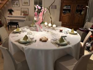 Villas Villa avec Piscine chauffee et parc arbore situee a 100 m de la Plage et Foret sans vis a vis : photos des chambres