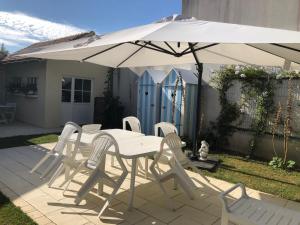 Villas Villa avec Piscine chauffee et parc arbore situee a 100 m de la Plage et Foret sans vis a vis : photos des chambres