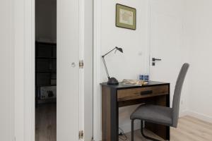 Spacious Apartment in Ursus Dzieci Warszawy by Renters Prestige