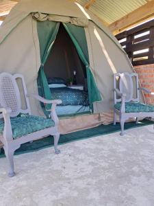 Cadeau Hiking and Accommodation