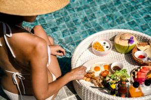 Holiday Sunset Private Pool Villa