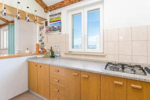 Secluded house with a parking space Supetar, Brac - 17330