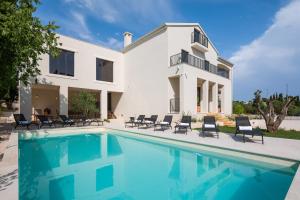 Villa Medici - Amazing 5-bedroom home with private pool, wellness and gameroom 