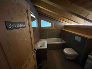 Chalets Chalet Balata - Charming chalet with hot tub and views : photos des chambres