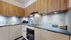 Apartment with sauna and mountain view