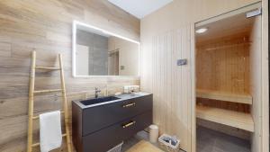 Apartment with sauna and mountain view