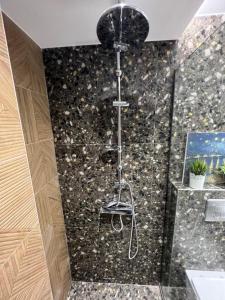 Chic Urban Escape by thesbnb