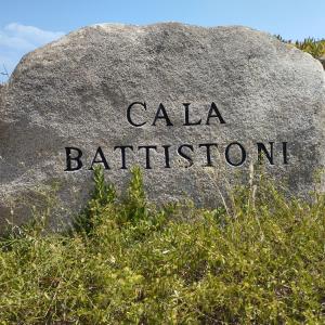Seaside apartment Baja Sardinia 6pl July 150 m from smeraldo beach
