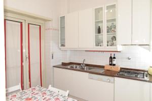 Room in Guest room - Emilios home Triple room in our cozy and comfortable establishment