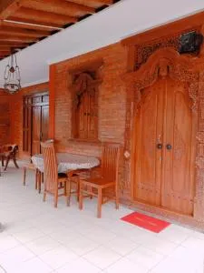 Rumah Ukhi Guest House - Godean