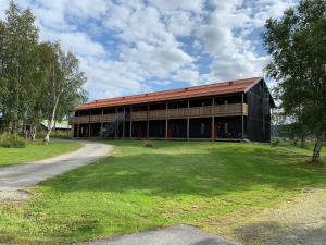 Ljusnedal lägenhet med golf, paddel, fiske och skidåkning