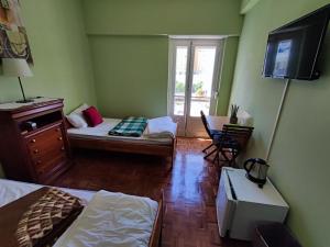 Lisbon twin Room in Penha de Franca Lisbon