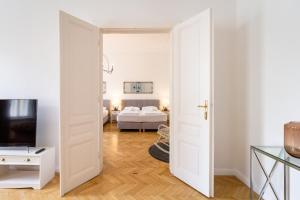 Large Luxury Residence Near Townhall & Votivkirche