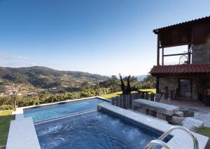 Abraços dos Avós - Casas do Monte