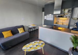 Appartements 'Les Tropiques' - Parking prive - Balcon - Tout confort : photos des chambres