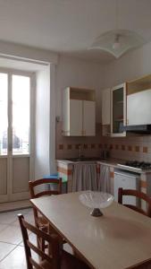 Appartamento Centro Storico con balcone e camino - Tarquinia
