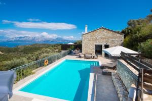 Kallia by Vintage Travel