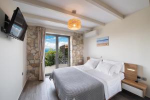 Kallia by Vintage Travel