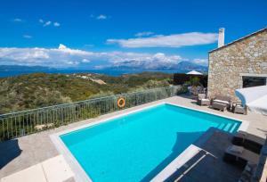 Kallia by Vintage Travel