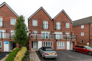 Stunning 5-Bed House in Ashford