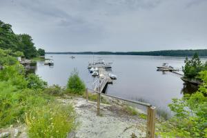 Cozy 1930s-style Waterfront Maine Cabin with Dock!