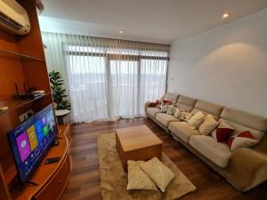 Riverbank Suites Waterfront River View Walk to Old Town A2