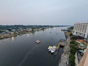 Riverbank Suites Waterfront River View Walk to Old Town A2