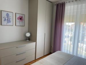 Spacious Modern Apartment Close to the Beach