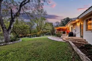 Luxury Lakefront Oasis with Boat Dock-Firepit - McQueeney