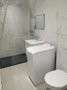 Studio avec cuisine séparée tout proche de la gare