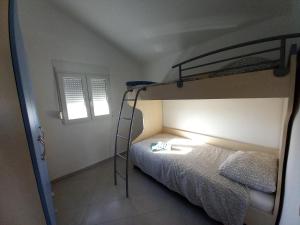 Apartment with a pool mountainview near the sea!