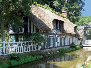 Maisons de vacances Belle Longere normande, cheminee et jardin arbore : photos des chambres