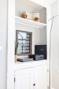 2 Large Apts w Parking - Downtown Over the Rhine