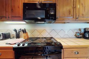 EagleRidge Lodge 200