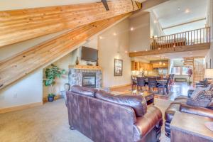 #402 Grand Lodge South Penthouse