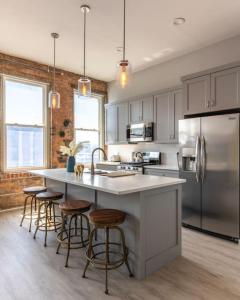 CHEETAH Venture out on your Cincinnati Safari