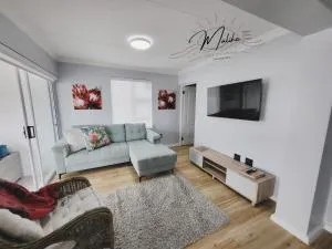 MALIKA Self Catering #Loadshedding free # - Aurora