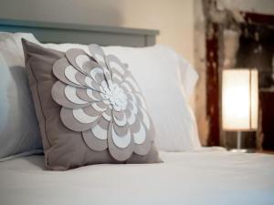 Cozy OTR Home with Private Roof Deck