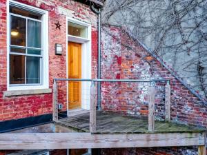Cozy OTR Home with Private Roof Deck
