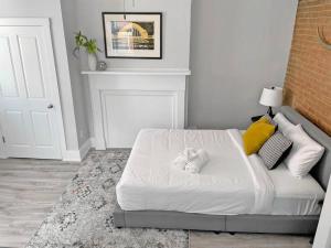 Quiet 1-Bedroom Loft near Entertainment District