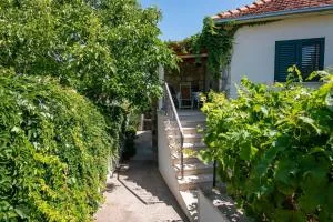 Apartments Kaja - Postira