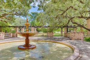 Nifty Miami Apartment about 5 Mi to Downtown!