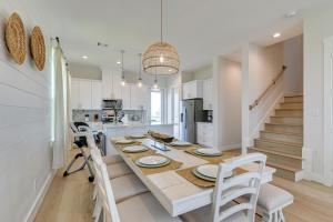 Seas The Day Home with Pool Access in Galveston