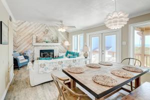 Lost Colony Rock The Boat