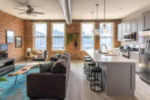 TRUTH Old world charm meets New world love