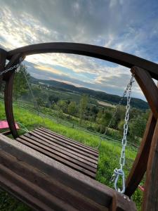 Garten mit einzigartigem Panoramablick UG schöne Kellerwohnung mit großem hellen Fenster - nahe Bodensee und Messe