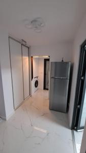 Apartament de lux lângă mare și Port Turistic Mangalia, 2 camere decomandate la parter, parcare gratuita, se închiriază în scop turistic tot timpul anului